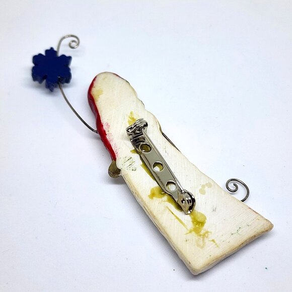 Vintage SNOWMAN with Wire Arms Holding a Snowflake Resin Pin Brooch - Picture 7 of 10